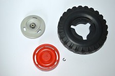 Anker Traktor DDR Spielzeug Ersatzteile rechtes Hinterrad mit Radkappe in rot #2