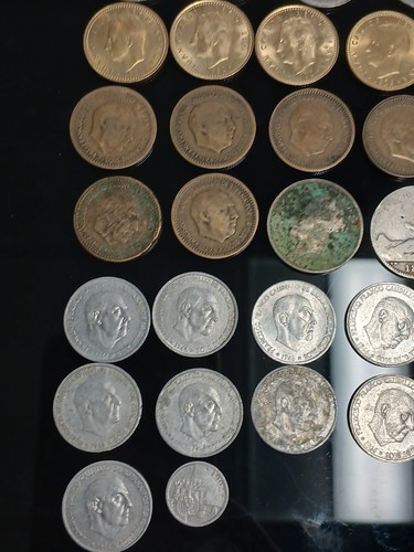 Lot OF 39 Spanish Pesetas Coin 50, 25, 5, 1, 0.50, 0.01= 1870_1957 Thru 1983 - Picture 18 of 24