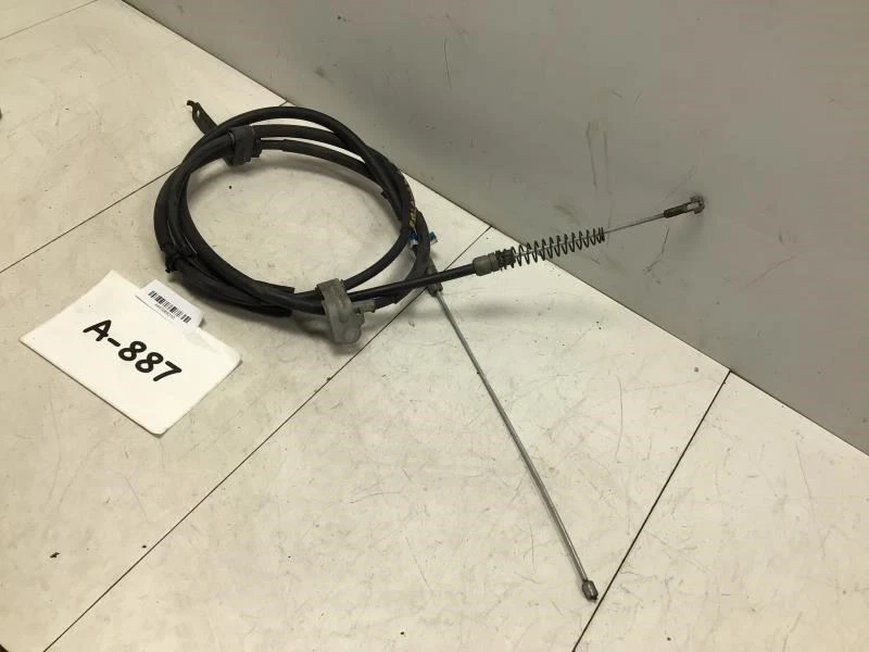 Chevrolet Colorado 2019 cable de freno de estacionamiento trasero derecho OEM+ Foto 3 de 4