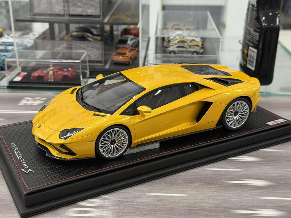 Lamborghini Aventador S (Yellow) [MR Collection] 1/18 scale | eBay