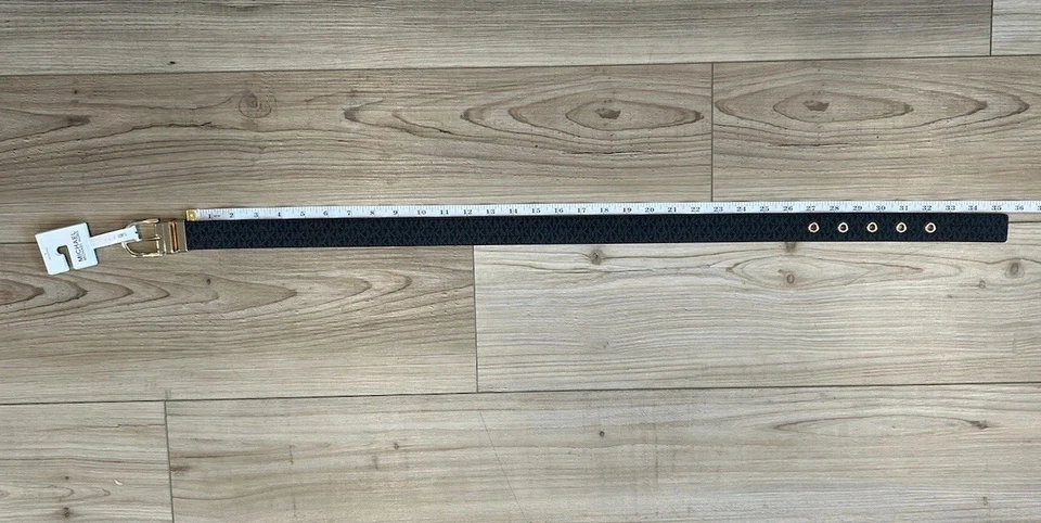 ¡Nuevo! Cinturón Michael Kors Reversible Círculo Dorado Logo MK Pequeño Repetición Negro/Marrón Foto 4 de 4