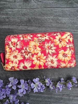 Coach Accordion Zip Wallet With Vintage Daisy Script Print Pink
