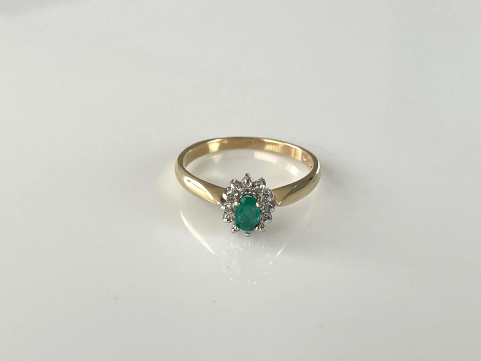 9ct Gold Emerald & Diamond Cluster Ring 0.25ct Emerald & Diamond Ring - Size P - Image 3 of 4