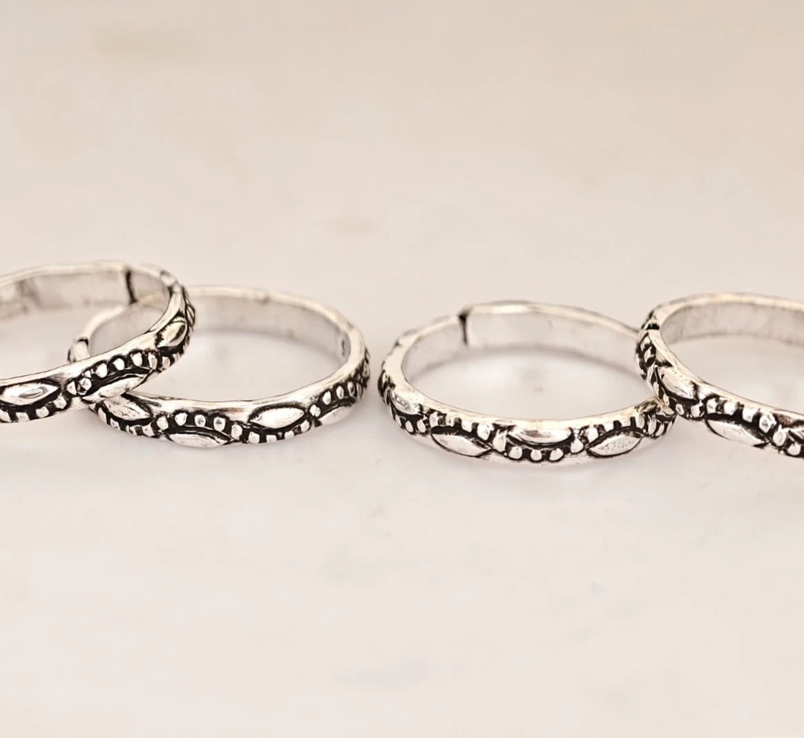 925 Silber Vintage gepunkteter Zehenring verstellbar Boho oxidiert Fußschmuck...