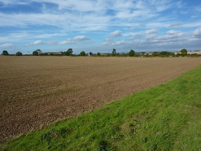 Photo A3 Eakring Field Farm (2) Seen from Hagley's Dumble. c2013
