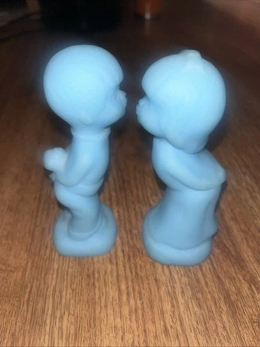 Fenton Baby Blue Satin Glass Young Girl and Boy Kissing Figurines 4.5” Tall