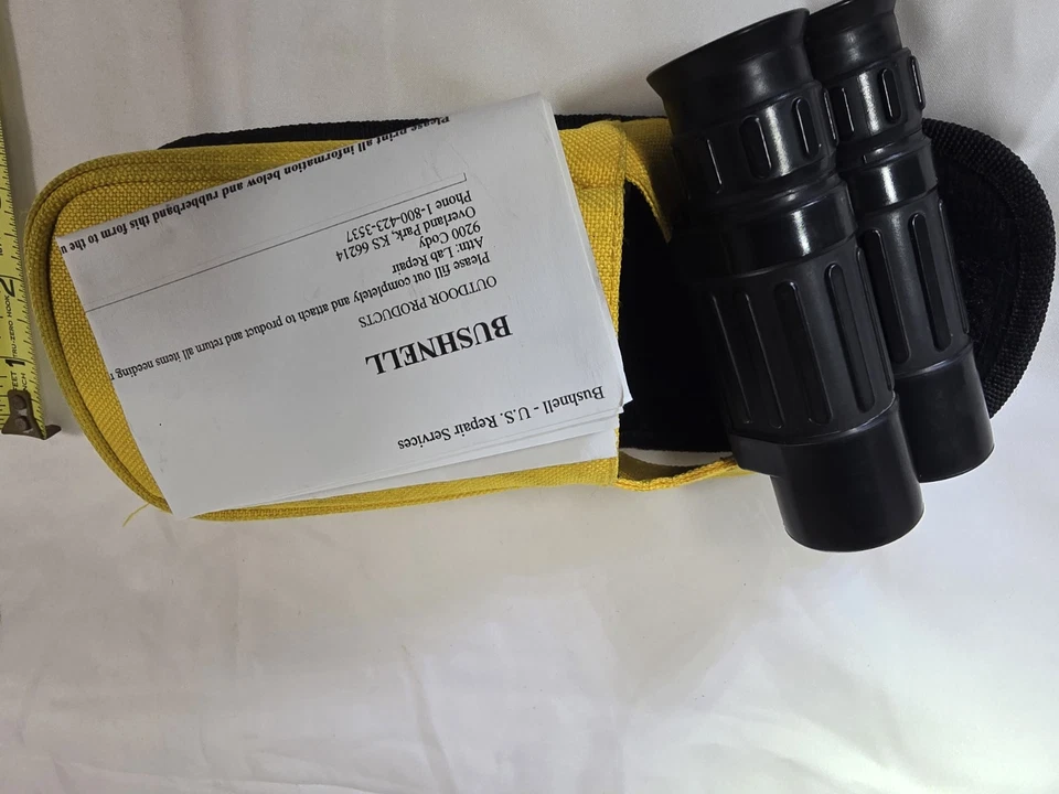 Bushnell 8 x 20 Field 8.2° Wide Angle Binoculars w Case And Manual - Image 4 of 4