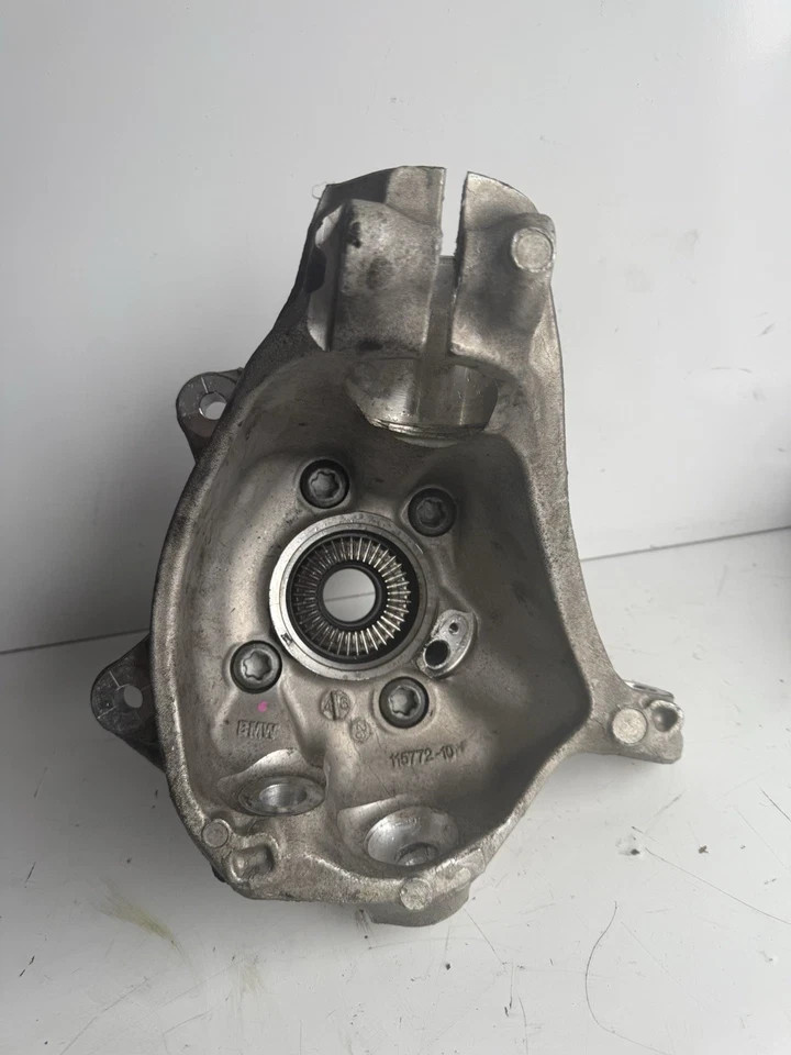 2018-2024 BMW X3 X4 Front Left Carrier Knuckle & Hub 31-21-6-882-597 OEM 2983