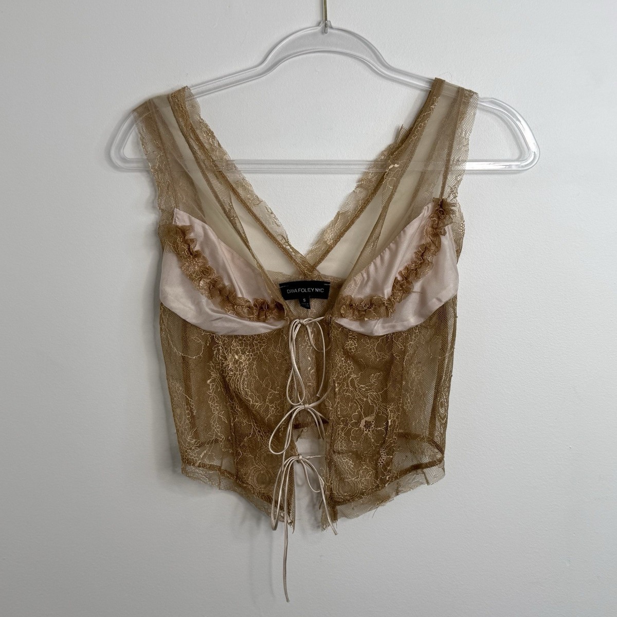 DANA FOLEY - gold flower belt / necklace Inside Stylist and Producer Jessica Wu main image 2