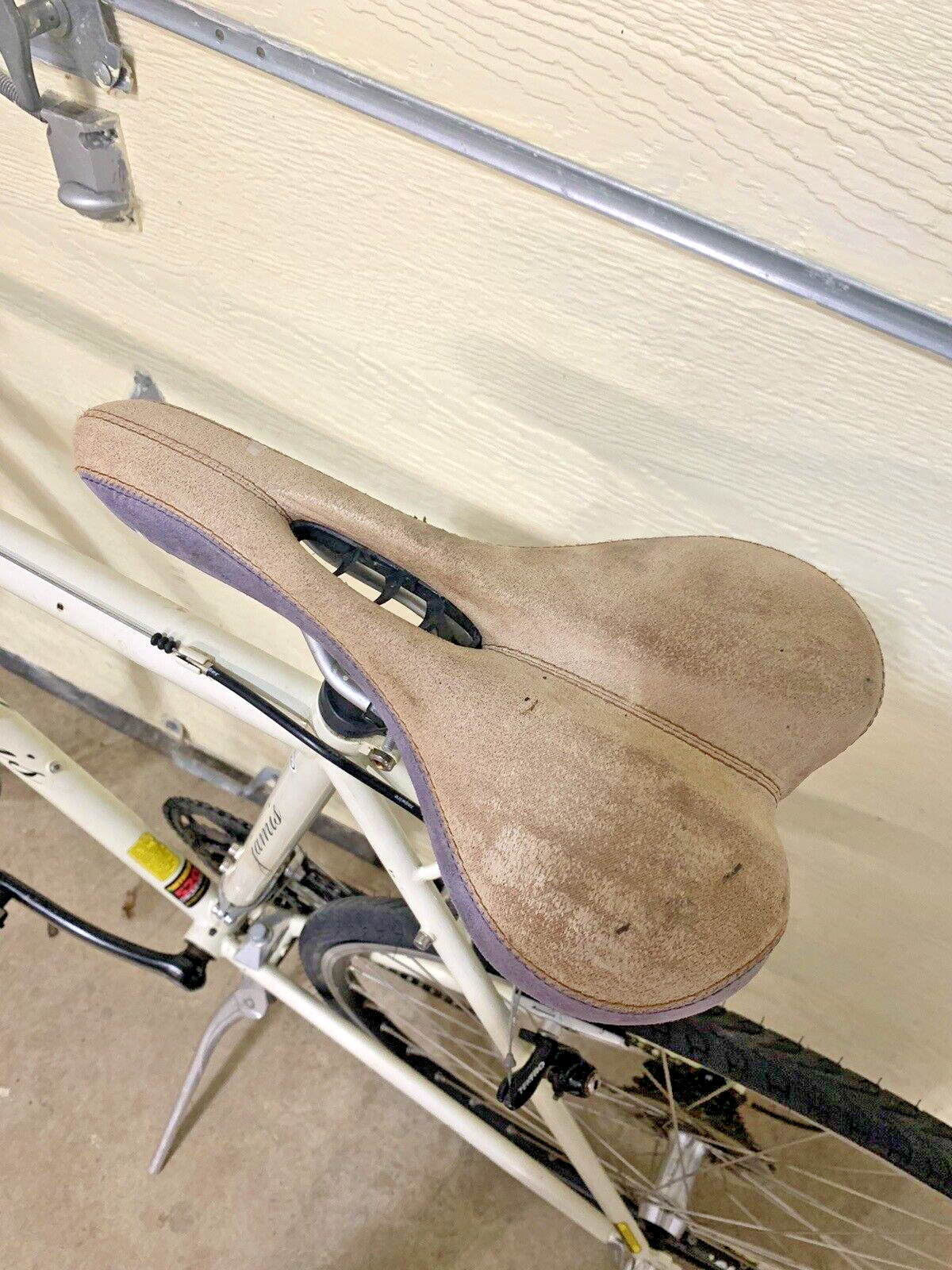 Jamis Aurora 28 Speed Mens bicycle   2009 Model ?