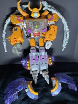 Hasbro Unicron W/ Dead End Mini Con Transformers Armada Action Figure