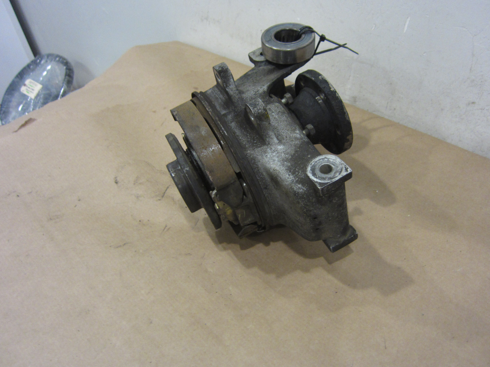 Ferrari Mondial LH Rear Steering Knuckle Axle Hub Holder 136272
