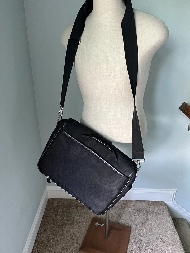 Cámara Nikon DSLR Bolsa Mensajero Acolchada Computadora Negra A+ 16x11" Foto 4 de 4