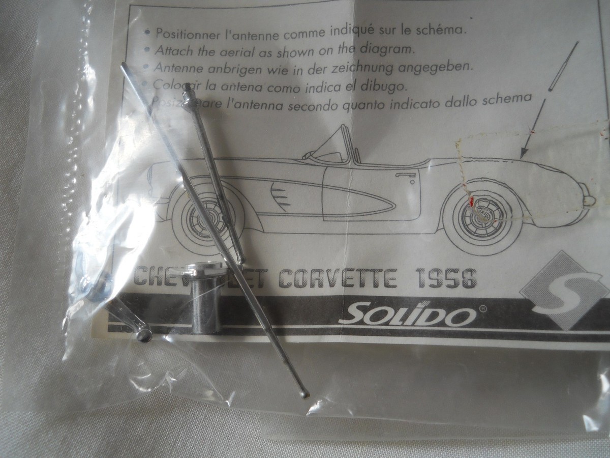 Modellino Auto 1:18 Autoworld – Chevrolet Corvette Cabrio 1962 – Marrone Metallizzato