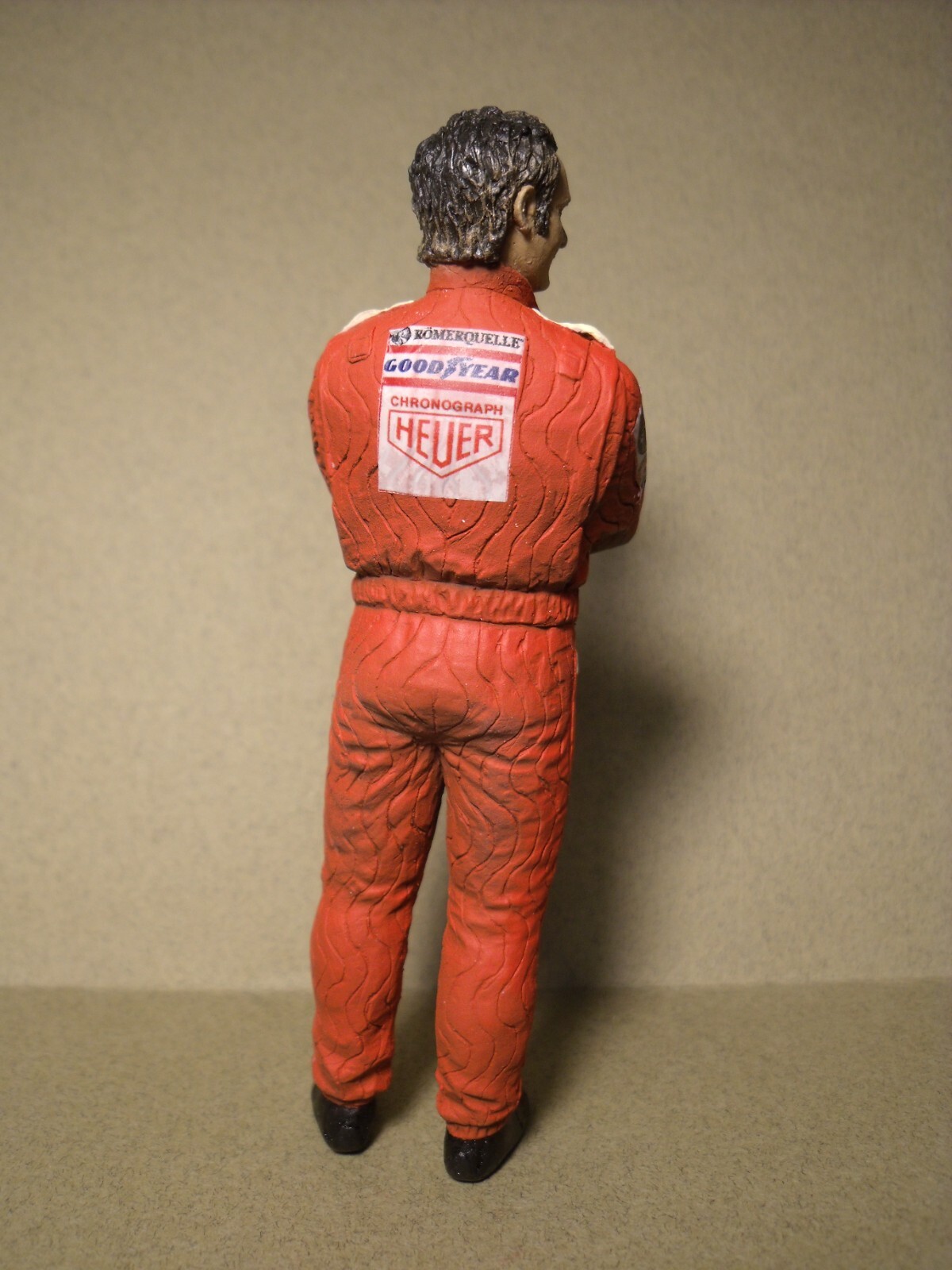 Figurine 1/18 Niki Lauda à peindre pour diorama de course automobile - 3