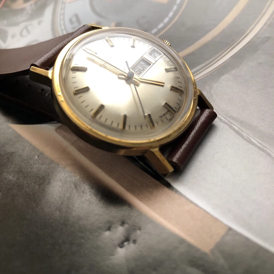 Reloj Timex Mercury 1979 vintage para hombre manual tono dorado 25618 10679 funcionando Foto 4 de 4