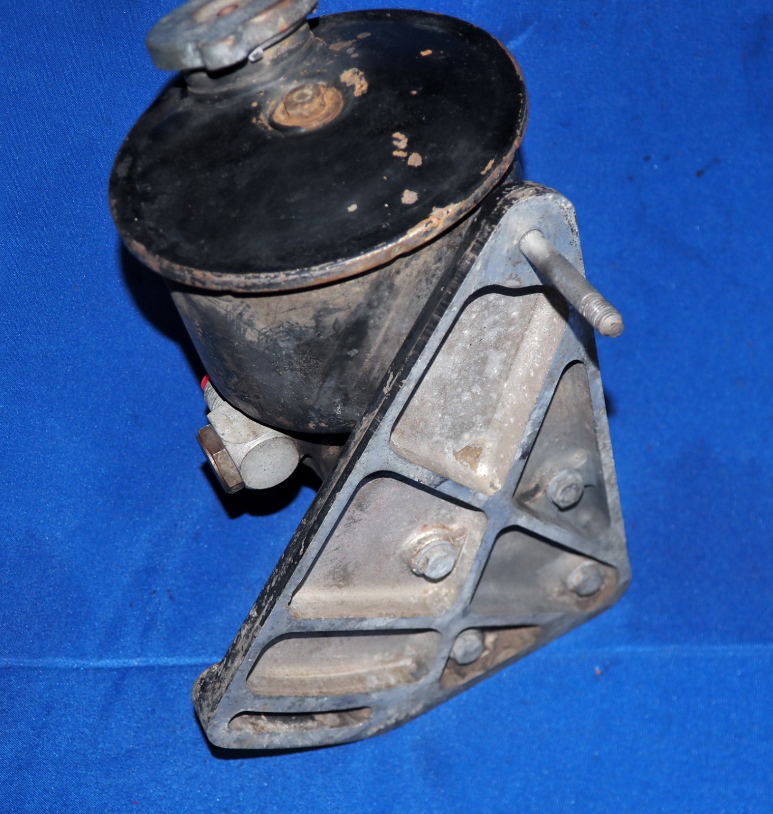 Rolls-Royce Silver Shadow 1965-1976 Power steering pump bracket