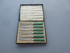 6 vintage EPNS silver plated small butter pate knives with green handles boxed
