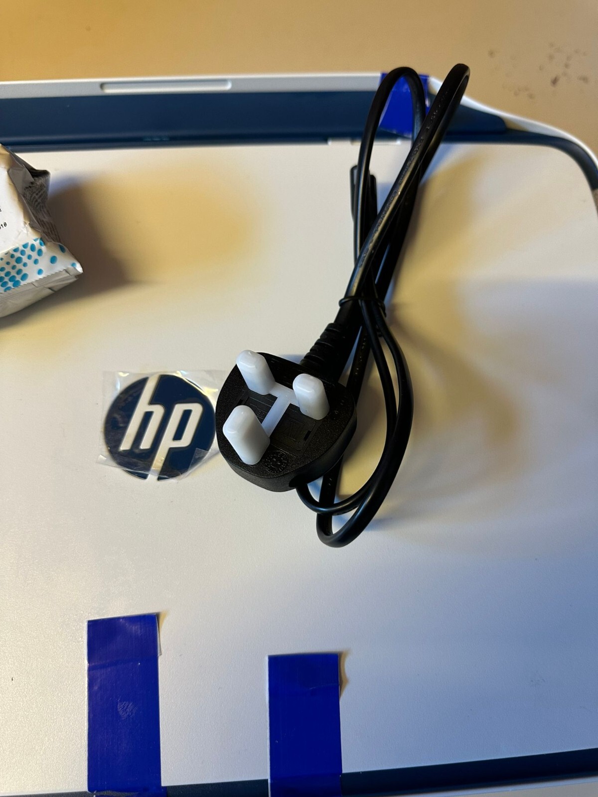 HP DeskJet 2721e AllinOne Wireless Inkjet Printer w/ Ink White