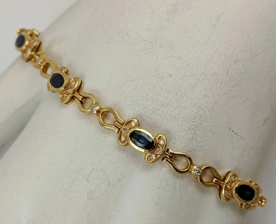 Brazalete Tenis Zafiro Azul Creado en Laboratorio Corte Redondo Chapado en Oro Blanco 14K Foto 4 de 4