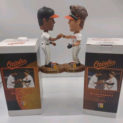 BALTIMORE ORIOLES BRIAN ROBERTS & MELVIN MORA OLD BAY SGA BOBBLEHEAD SET MINT