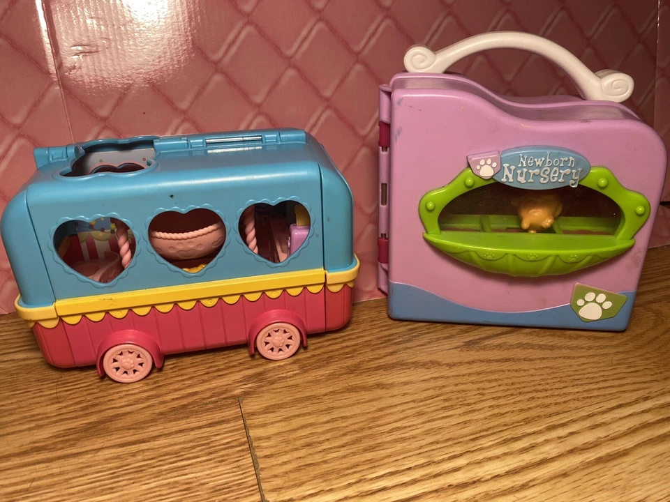 CHUBBY PUPPIES Vacation Camper And Puppy In My Pocket  Nursery Pet Play-set - Image 4 of 4