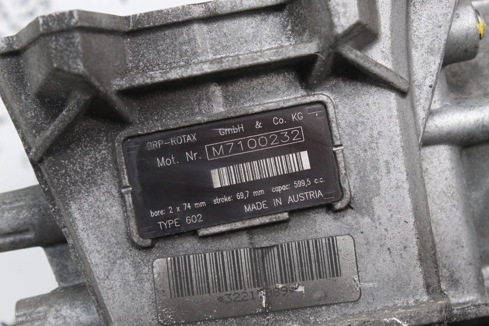 Ski-Doo Grand Touring 600 Sport Ace 2018 cárteres cilindros 420892853 dañados Foto 3 de 4