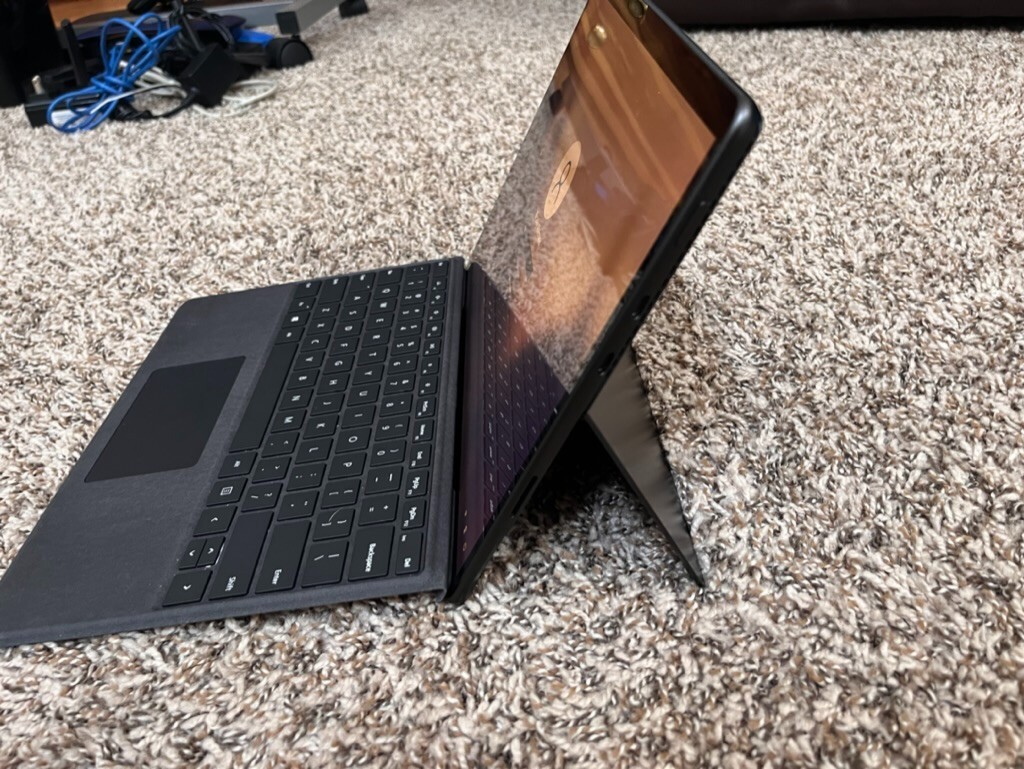 Microsoft Surface Pro 8 13