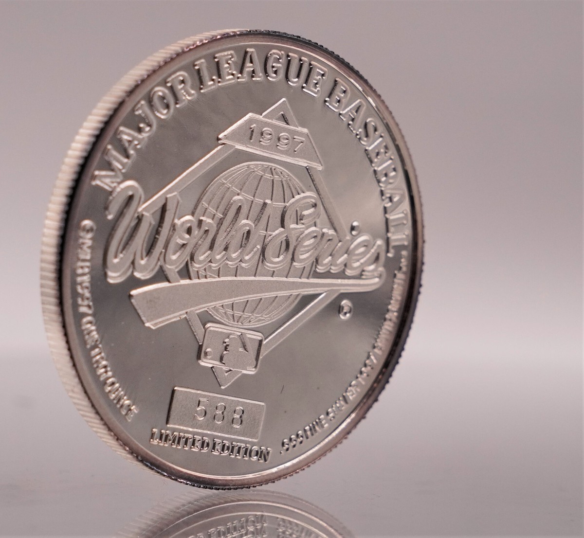 1997 World Series Florida Marlins MLB Baseball 1oz 999 FINE Silver
