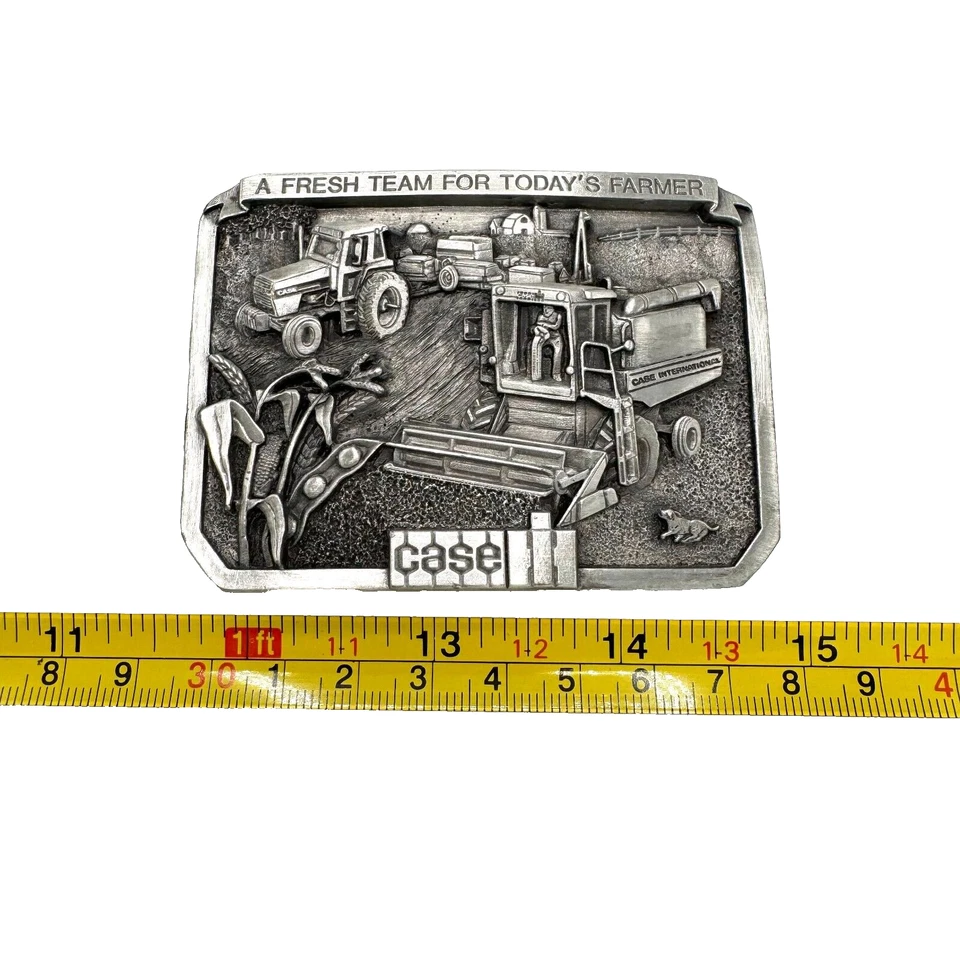 1985 限量版保护壳 IH 组合拖拉机老式金属皮带扣 — 第 4/4 张图片