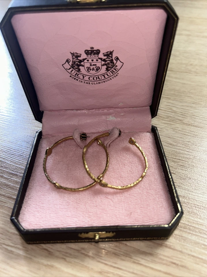 Aros para mujer JUICY COUTURE oro electrónico corazón tachonado YJRU4022 con estuche Foto 3 de 4