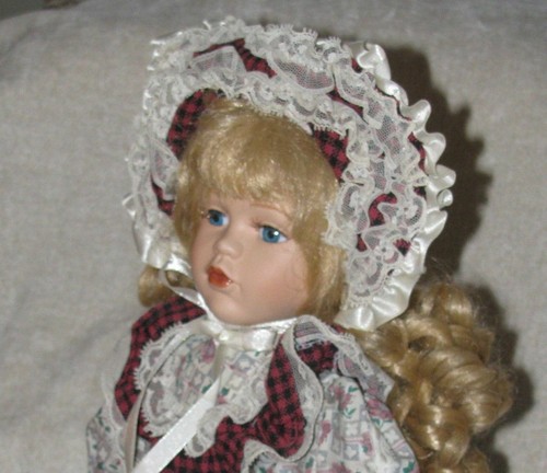 Victorian Girl 20" Porcelain Doll Floral Gingham Dress Blonde Hair w/ Stand - Picture 4 of 4