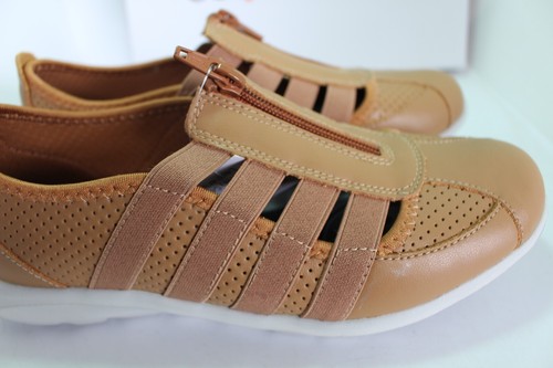 SHOES/FOOTWEAR - CC Resorts Christine Tan - Picture 3 of 6