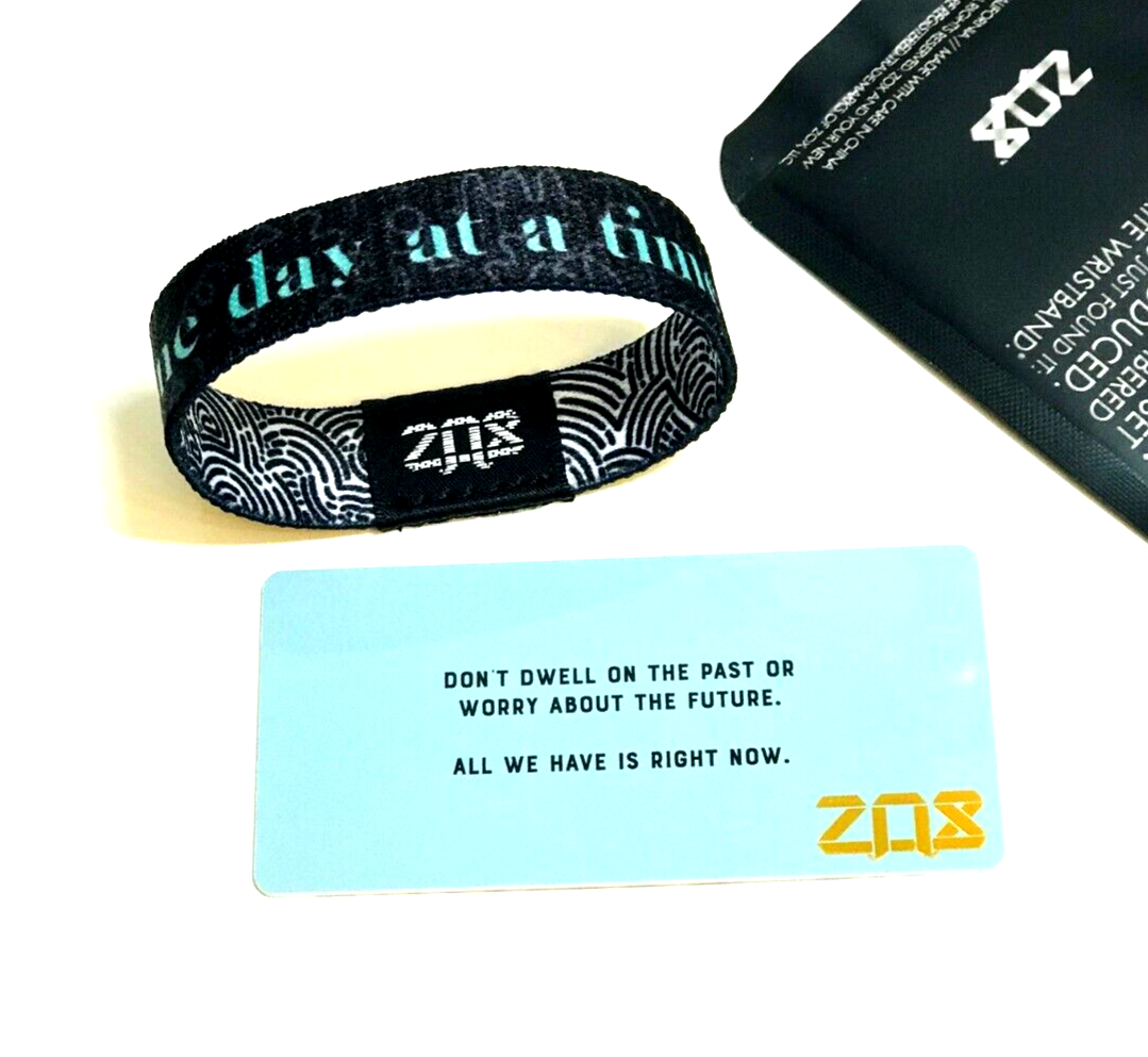 ZOX **ONE DAY AT A TIME** Silver Single Small Mys/FG Wristband w