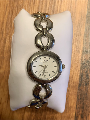 Qmax Ladies Quartz Watch  Round Silver Tone Bracelet Band New Battery 7 