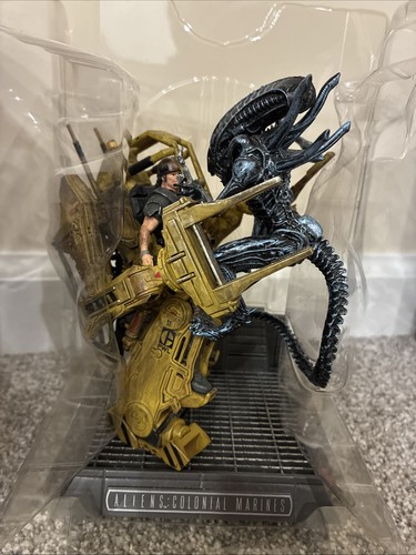 Aliens U.S.C.M. Colonial Marines Power Loader vs Xenomorph Figure/Statue Base