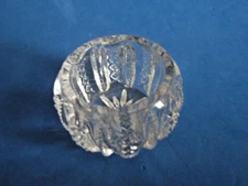 ROUND CUT GLASS OPEN SALT CELLAR w/EIGHT VERTICAL X DESIGNS AROUND THE BOWL