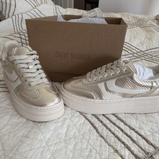 Steve Madden Dodge-P Women s Low Top Lace-Up Sneakers, Champagne/White