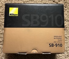 NOS NEW Nikon SB-910 Speedlight Shoe Mount Flash SB910 Nikkor Retail 546
