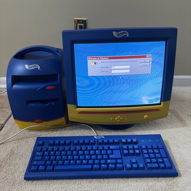 Hot Wheels Pc Computer And Monitor Boots Up READ