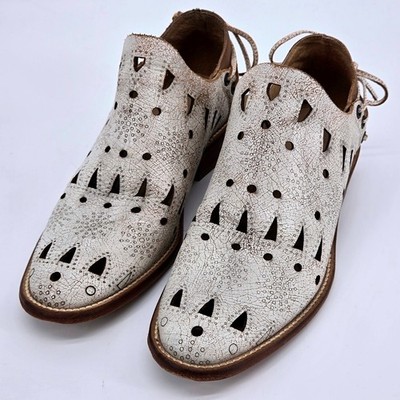 Anthropologie Musse & Cloud 7 Coolise Cracked White Leather Cutout Back Booties