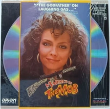 LASERDISC Married to the Mob starring Michelle Pfeiffer Matthew Modine
