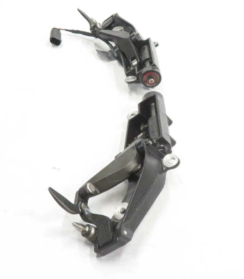 2004 BMW Z4 (E85) ЛЕВЫЙ И ПРАВЫЙ ТРАНСФОРМИРУЕМЫЙ ВЕРХНИЙ КОМПЛЕКТ ЗАЩЕЛОК-2 - Изображение 3 из 4