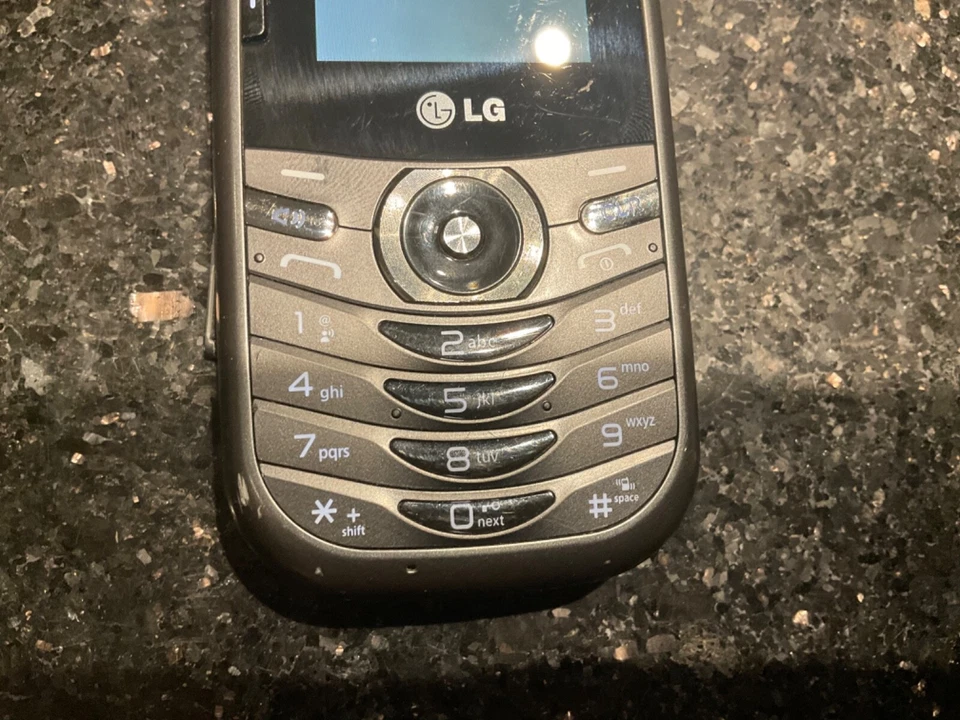 LG Cosmos 3 Gray (Verizon) 3G Slider Qwerty Keyboard Cell Phone - Image 2 of 4