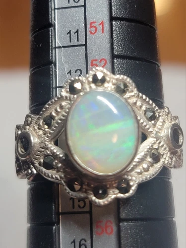 Vintage 925 Silver  2ct OPAL  Ring  Size 7