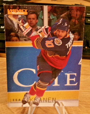 1995-96 Skybox Impact - Esa Tikkanen - St. Louis Blues #145