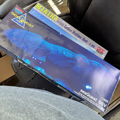 Monogram SeaQuest DSV Submarine Model Kit 1:600 Unassembled Not Painted
