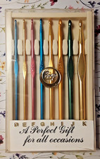  1 New  Used Set Of Boye Aluminum Crochet Hooks  Plastic Case