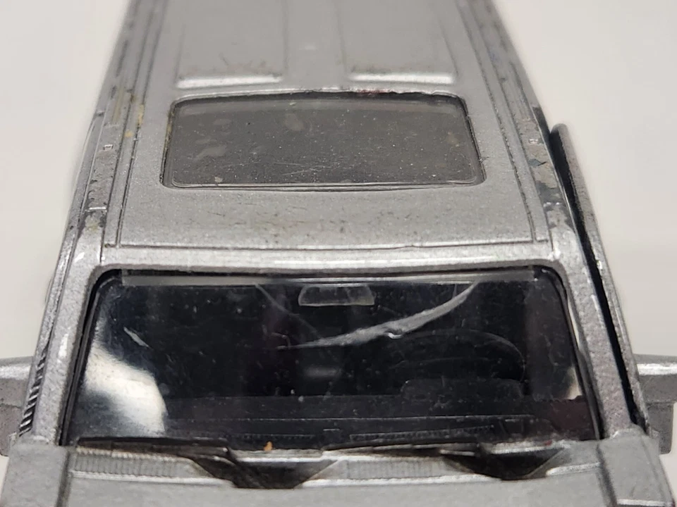 Welly HUMMER H3 Diecast car 1:34-1:39 - Image 2 of 4