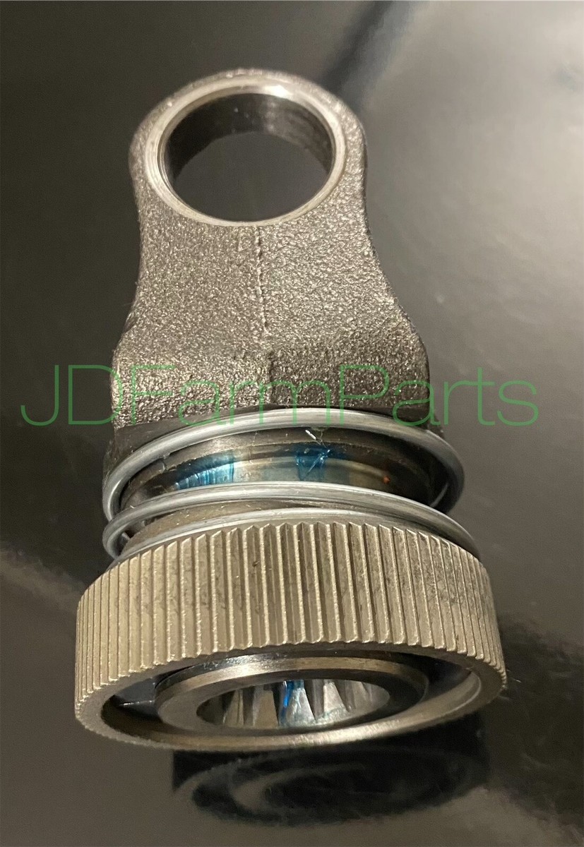 John Deere Yoke With Locking Collar AM100867 50